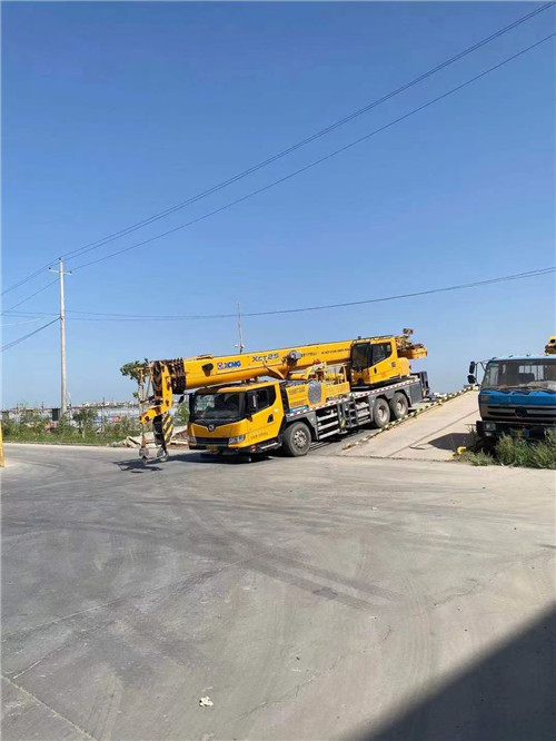 新罗区吊车作业时，可能会产生哪些额外收费项目？